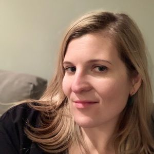 Meet your Posher, Hilary